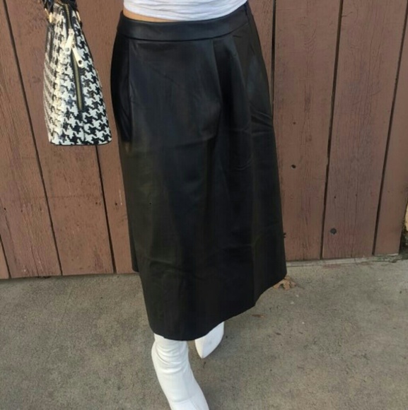 Black leather skirt - Picture 2 of 3